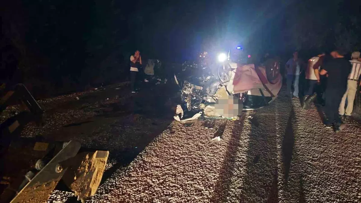 Çanakkale'de Trafik Kazası: 6 Kişi Hayatını Kaybetti