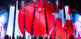 Cem Adrian, Gökhan Türkmen, Hande Yener, Kubat, Melek Mosso ve Nükhet Duru Sahnedeydi
