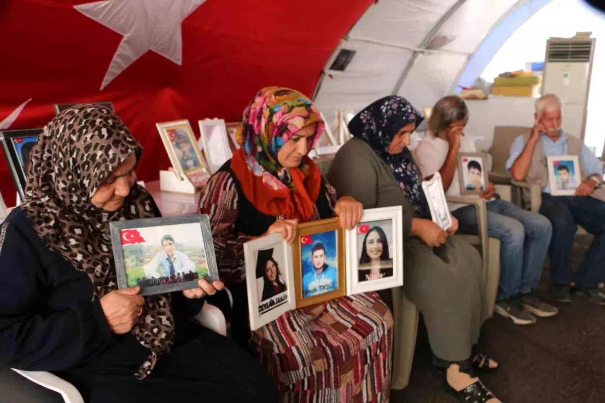 Diyarbakır Anneleri Bin Günü Aşkın Evlat Nöbetinde Kararlılıklarını Sürdürüyor