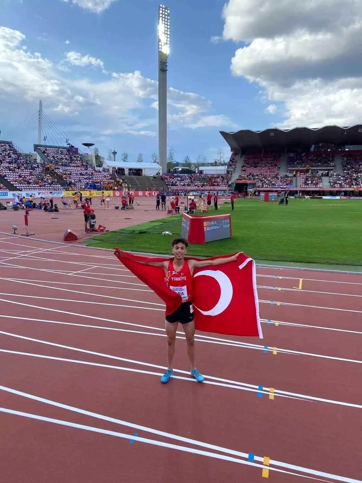 Erciyes Üniversitesi Öğrencisi Kıyasettin Kara, Avrupa U20 Atletizm Şampiyonası'nda Altın Madalya Kazandı