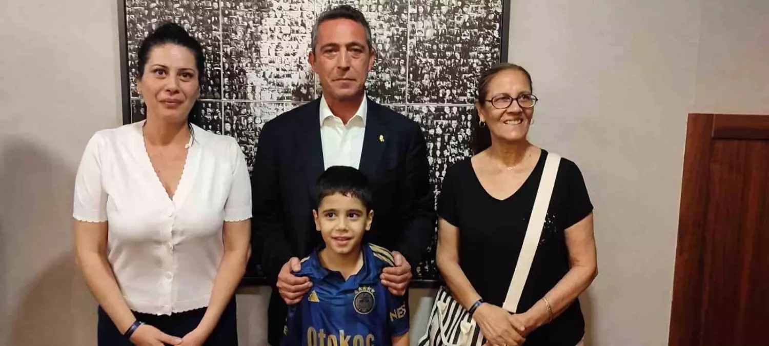 Lösemi Tedavisi Gören Rüzgar, Fenerbahçe Başkanı Ali Koç'un Davetiyle Maçı İzledi