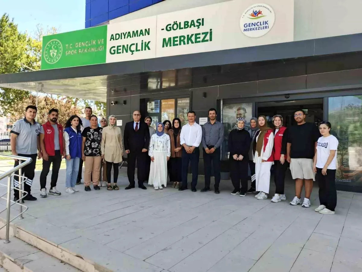 Spor Tesislerinin Gelişimi İçin İncelemelerde Bulunan İl Müdürü Elüstü, Gençlere Motivasyon Verdi