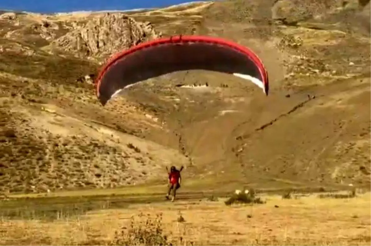 Hakkari'de Yamaç Paraşütü Eğitimi ile Turizm Canlanacak