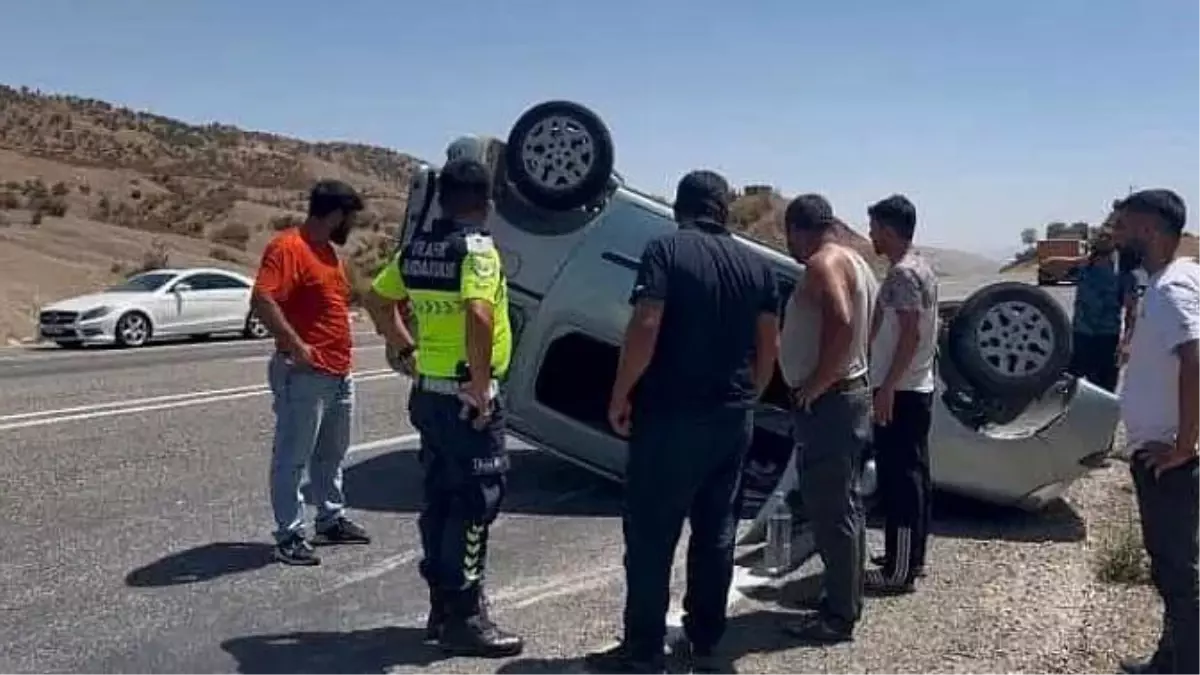 Siirt'te Hafif Ticari Araç Devrildi: Sürücü Yaralı