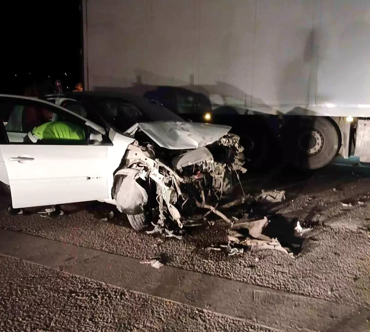 Malatya'da Tır ve Otomobil Çarpıştı, 3 Yaralı