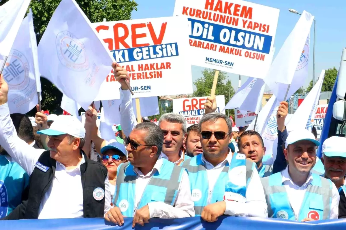 Memur-Sen 8. Dönem Toplu Sözleşmesi İçin Eylem Düzenledi