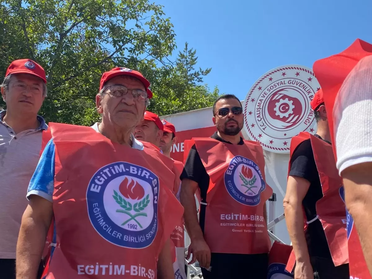 Memur Sen Üyelerinden Hükümete Zam Tepkisi