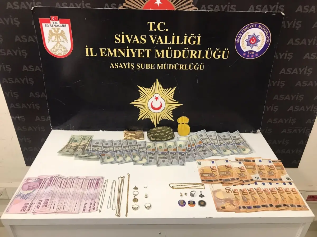 Sivas'ta Dolandırıcılara Operasyon: 2 Tutuklama