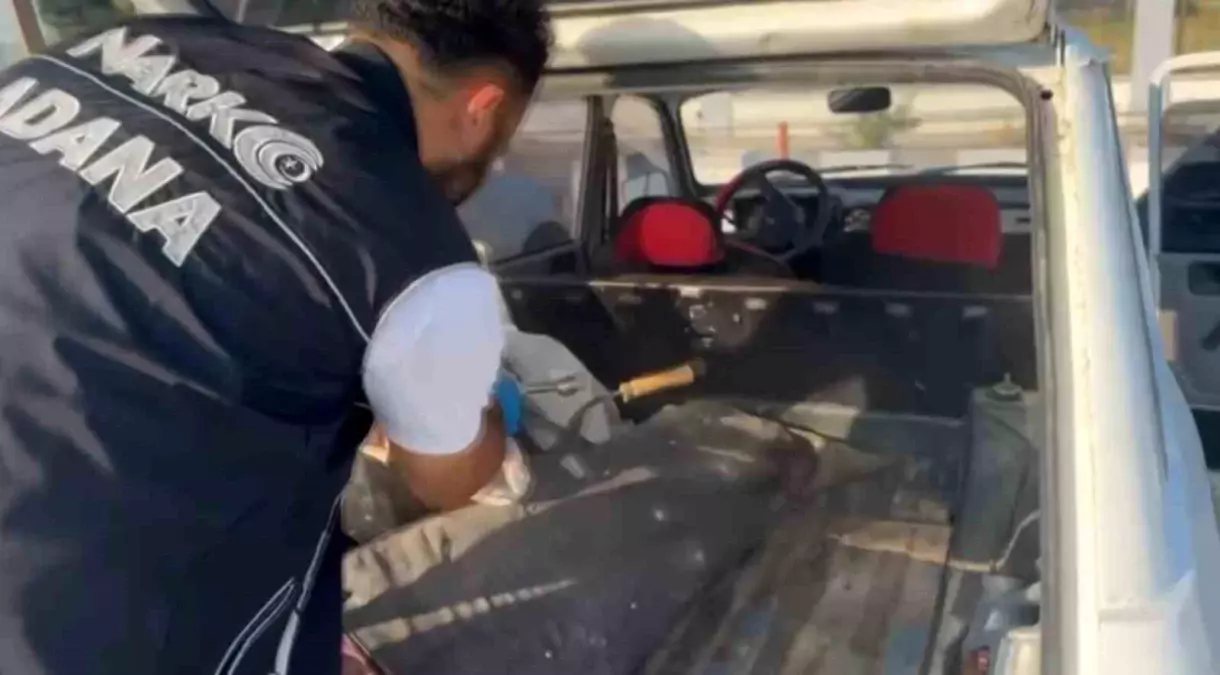 Adana'da 3 Binden Fazla Sentetik Ecza Ele Geçirildi