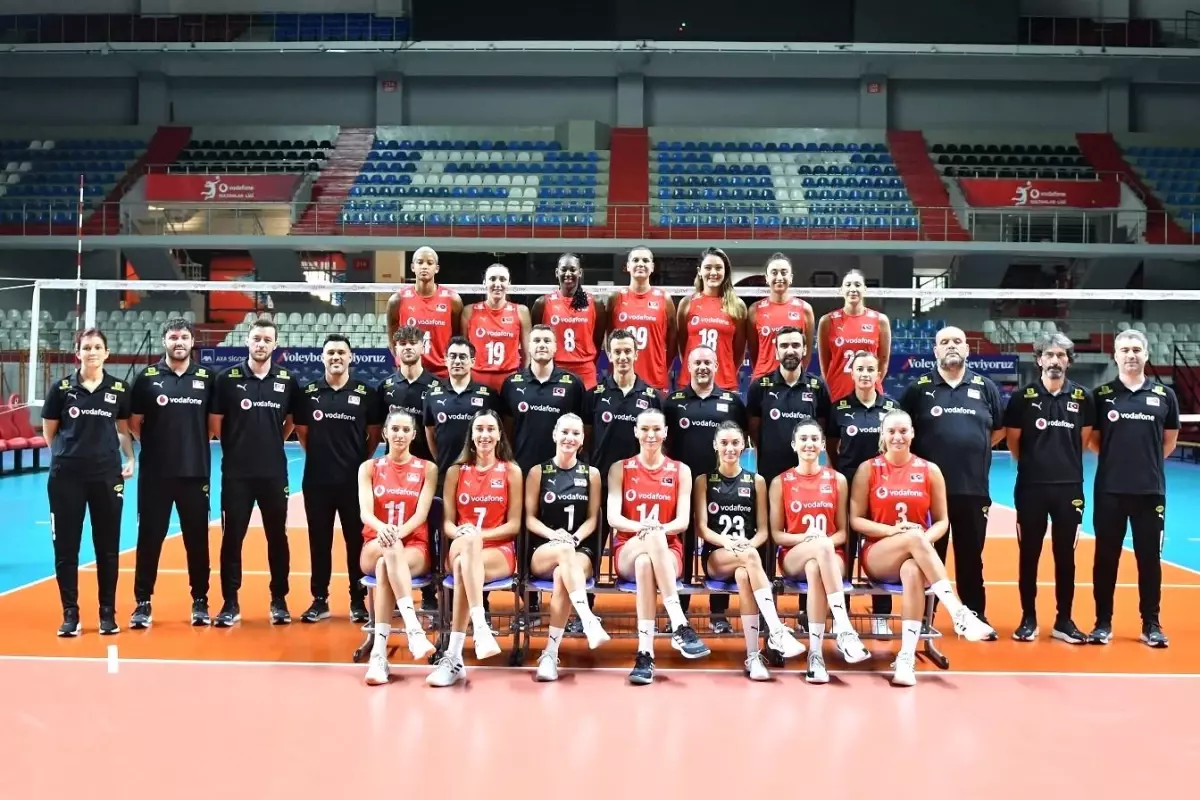 A Milli Kadın Voleybol Takımı'nın Kadrosu Açıklandı