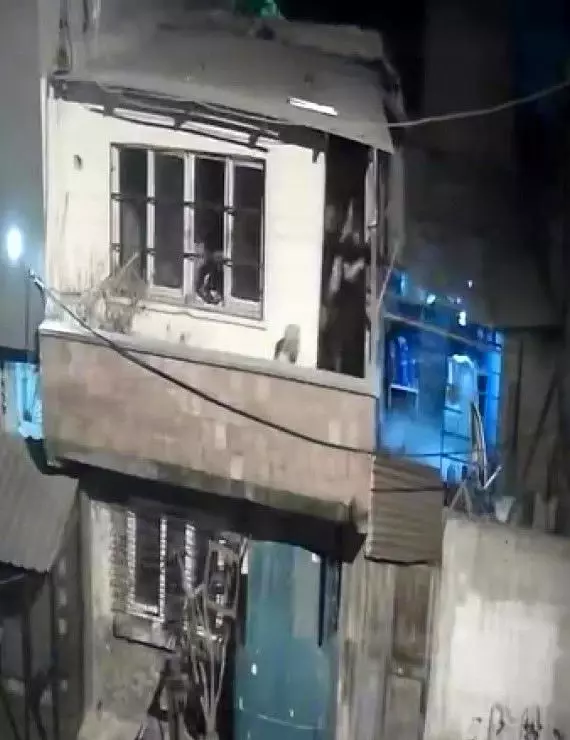 adana da balkondan balkona silahli catisma 4 3 18947387 o