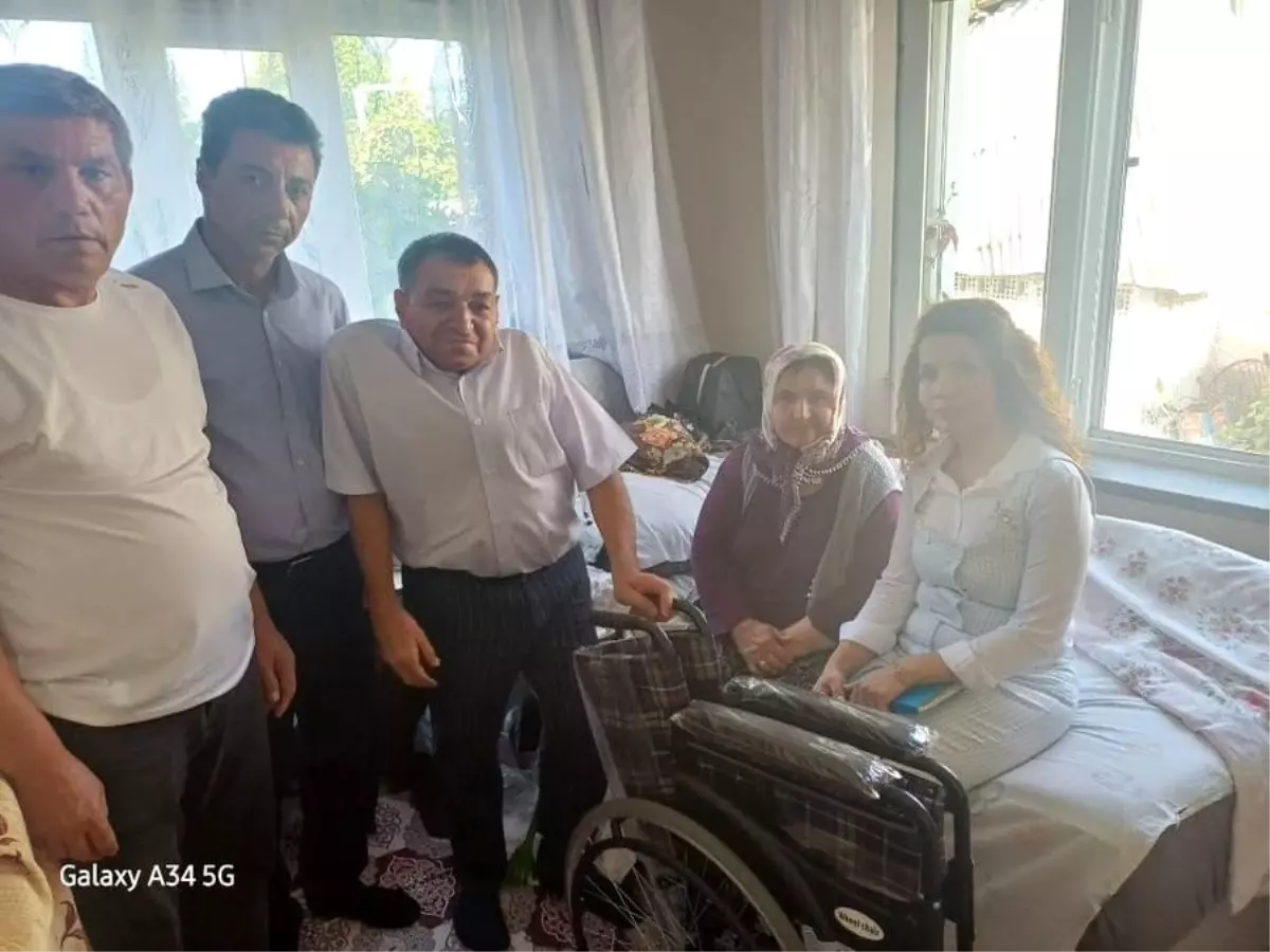 AK Parti Alpu İlçe Başkanlığı'ndan Engelli Vatandaşlara Tekerlekli Sandalye Desteği