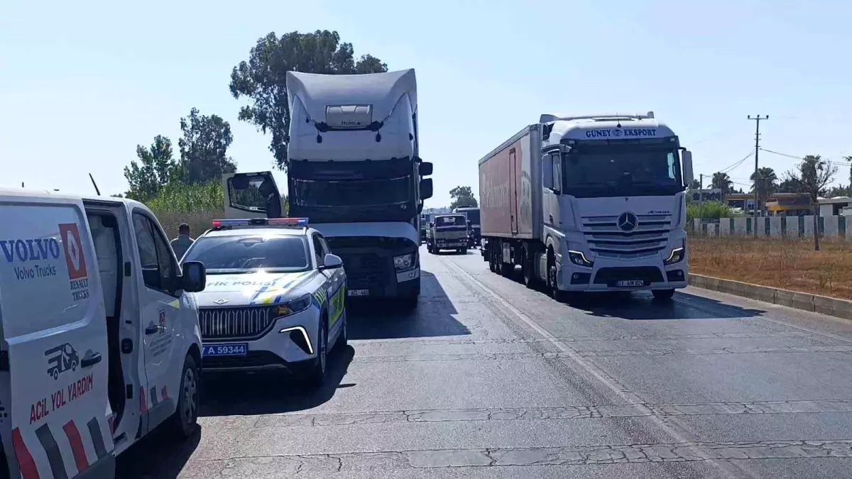 Alanya-Manavgat D-400 Karayolu'nda Tır Arızası, Kilometrelerce Araç Kuyruğu Oluşturdu