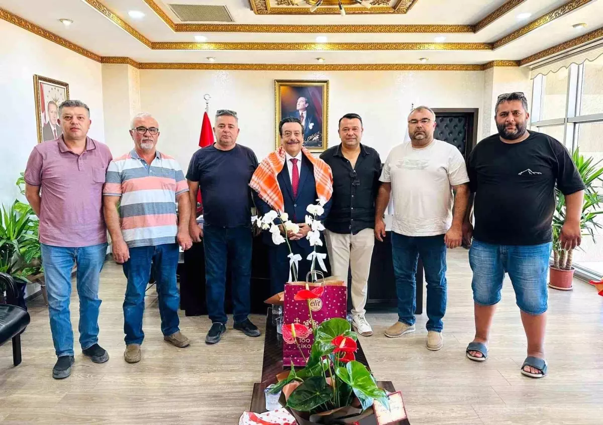 Burhaniye Deveciler Derneği Başkanı Kaymakam Atilla'yı Ziyaret Etti