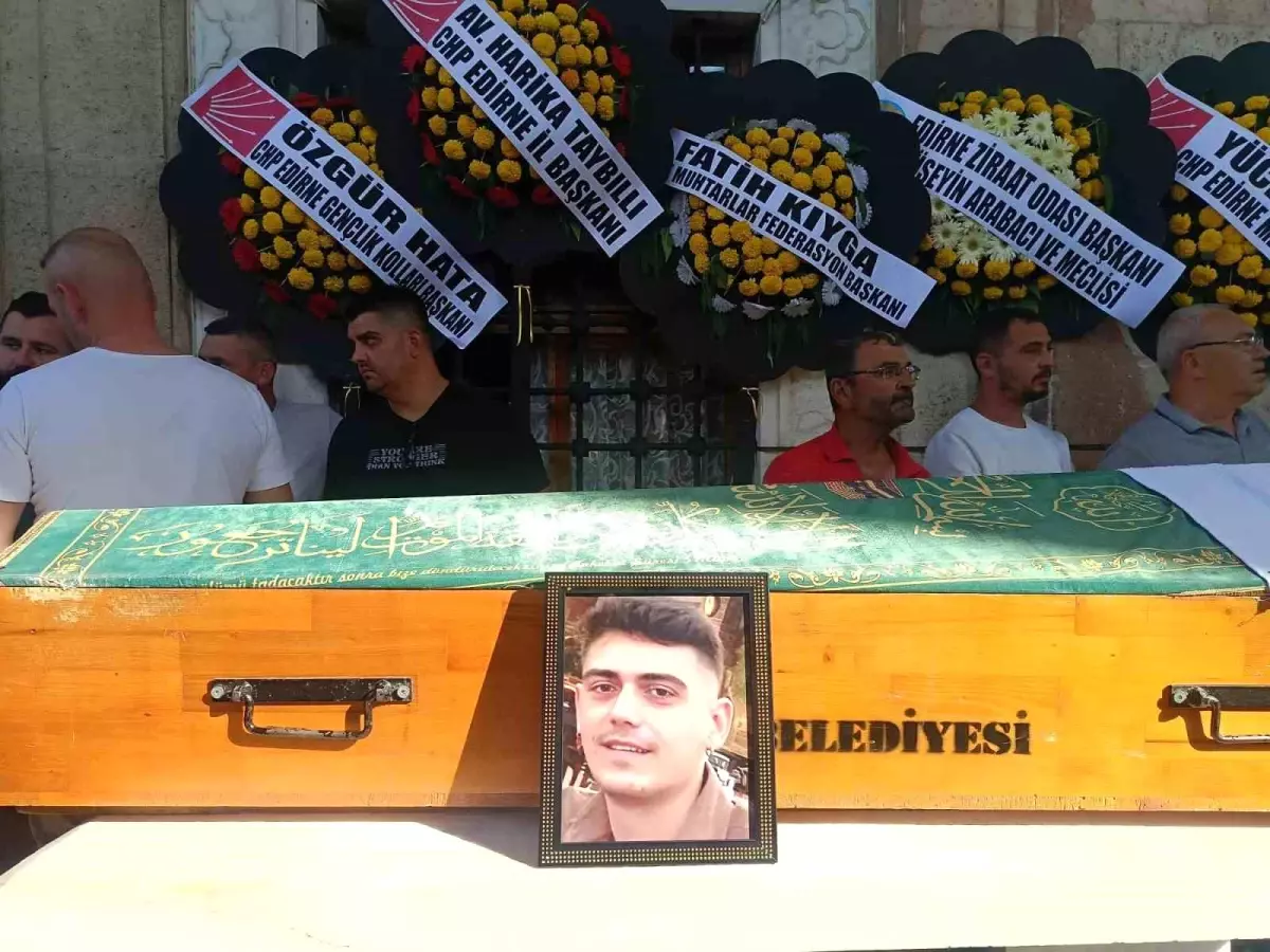 Çanakkale'de Trafik Kazasında Hayatını Kaybeden İki Genç Edirne'de Defnedildi