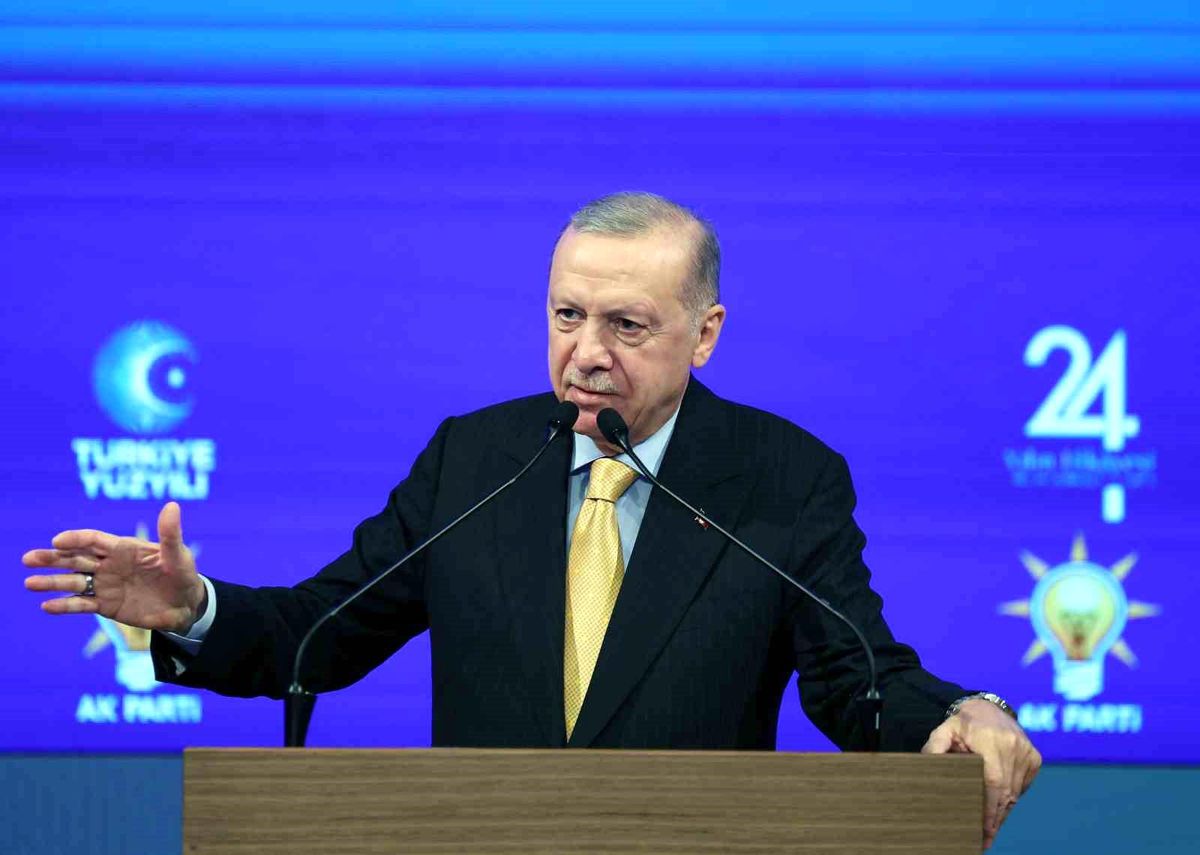 Cumhurbaşkanı Erdoğan: 'AK Parti'yi Türkiye'nin en büyük partisi yapan, işte bu yetişmiş, işte bu liyakatli insan kaynağına sahip olmasıdır.