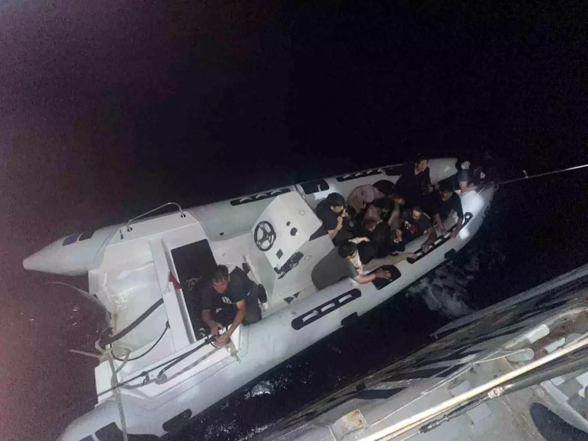 Didim Açıklarında 15 Düzensiz Göçmen Kurtarıldı