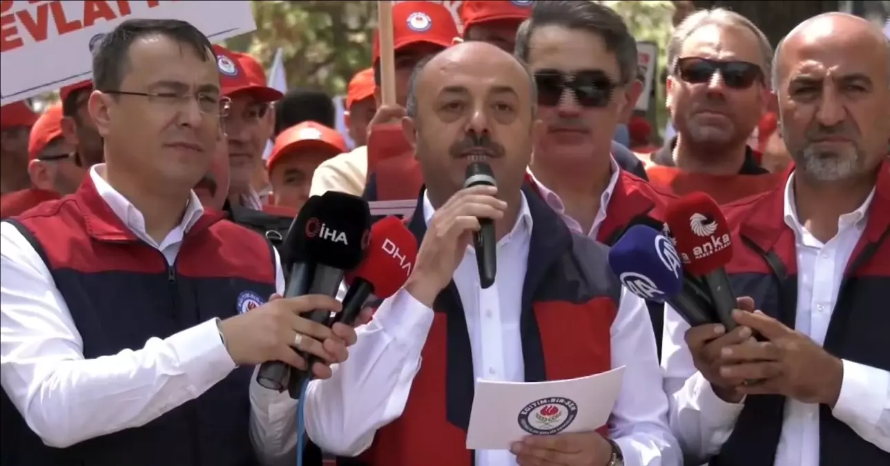 Eğitim-Bir-Sen'den Yetersiz Zam Teklifine Protesto