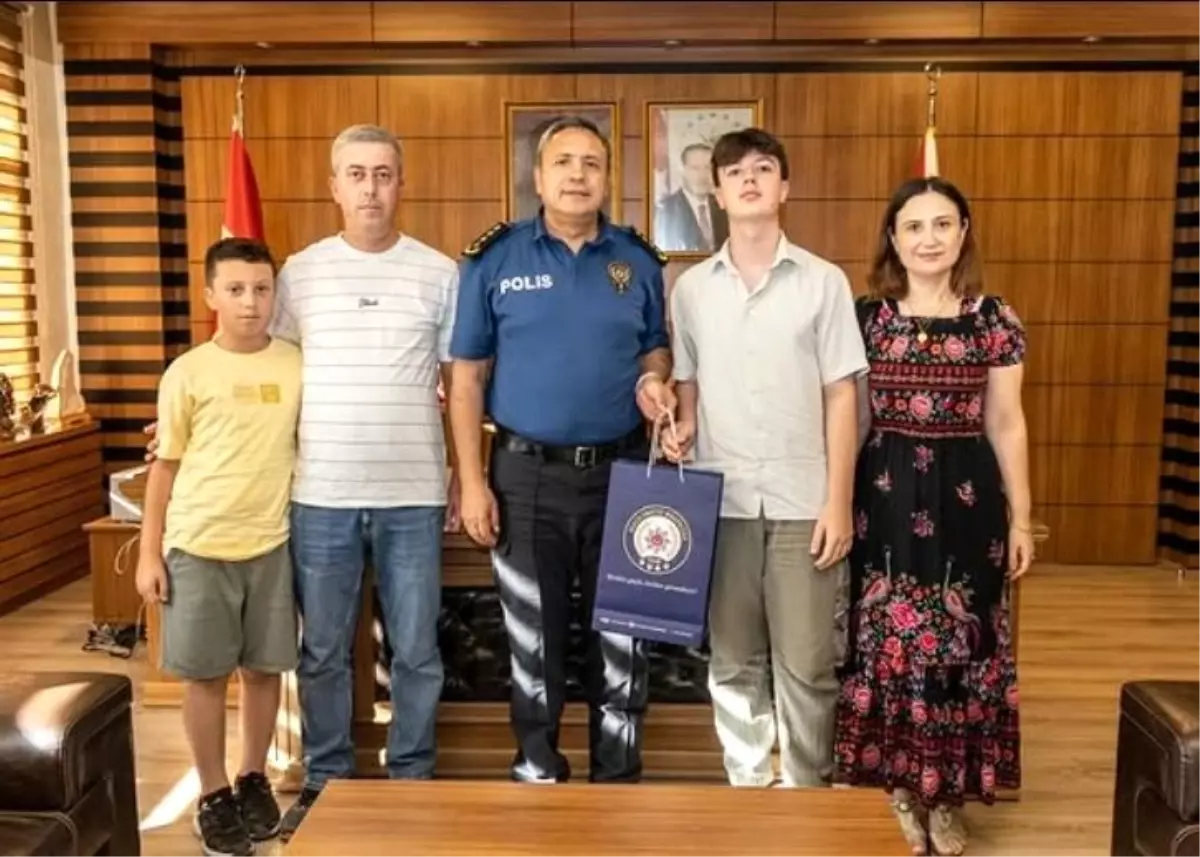 Emniyet Müdürü Yılmaz, Başarılı LGS Öğrencilerini Ağırladı