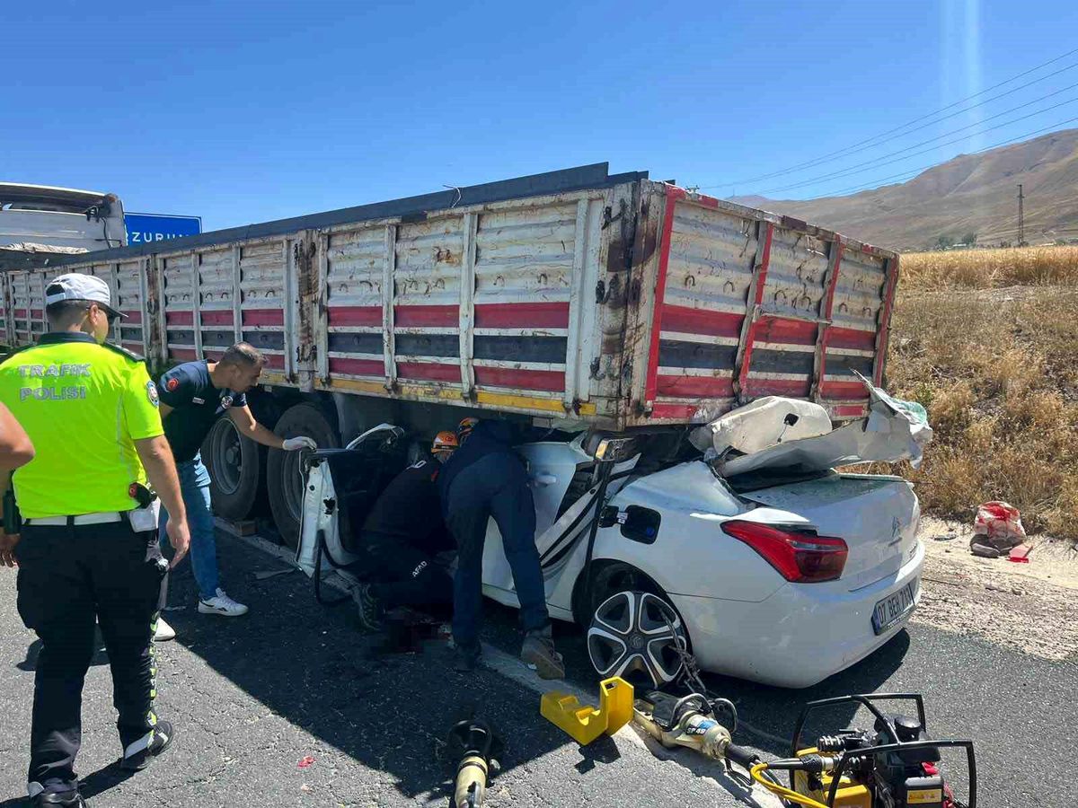 Erzurum'da Trafik Kazasında Genç Sürücü Hayatını Kaybetti