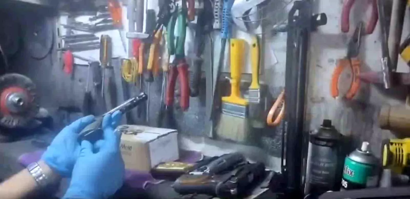 Gaziantep'te Kaçakçılıkla Mücadele Operasyonu: 4 Kurusıkı, 2 Ruhsatsız Tabanca ve 11 Bin Fişek Ele Geçirildi