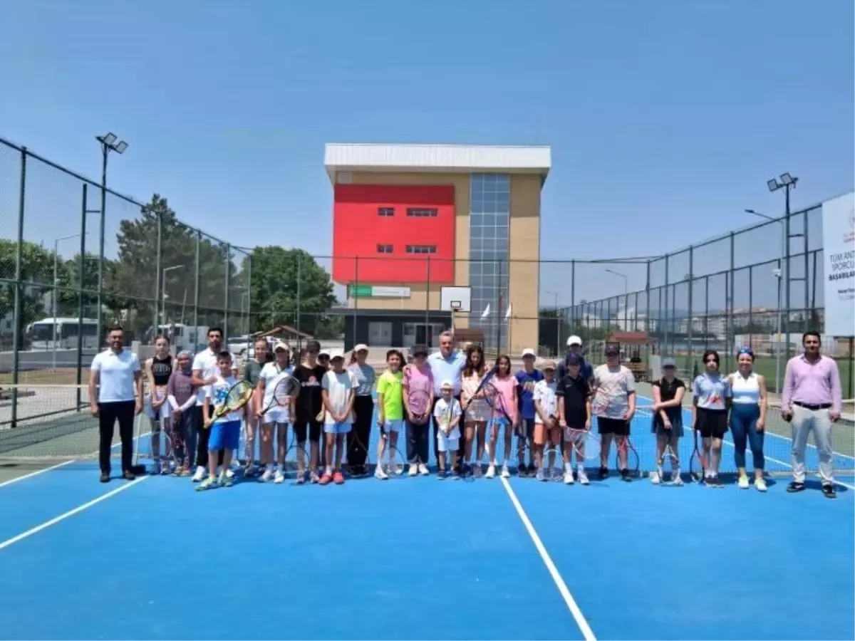 Bozüyük Kaymakamı Öztürk, Spor Okulları Hakkında Bilgi Aldı