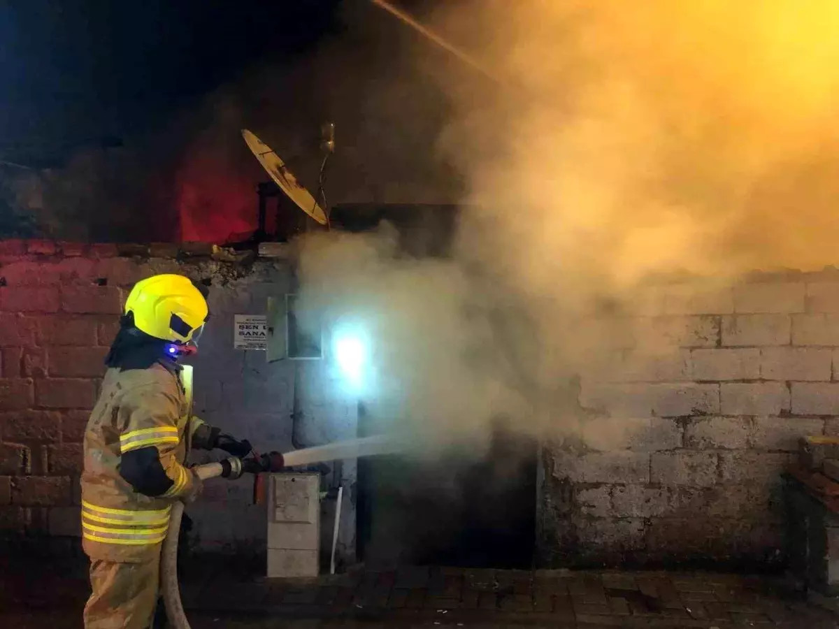 Balıkesir'de Ev Yangını: Can Kaybı Yok, Maddi Hasar Var