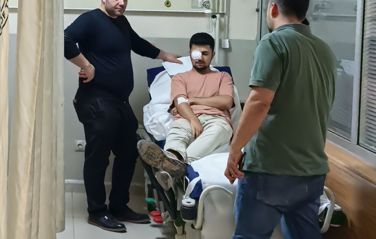 Mobilya işçisinin gözüne çivi saplandı