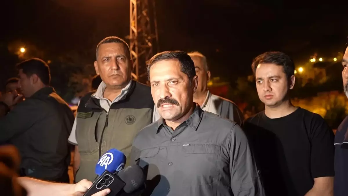 Hatay Valisi Masatlı, Yangın Bölgesini Ziyaret Etti