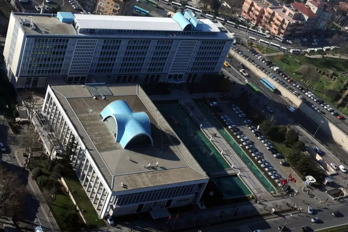 İBB'ye yönelik yolsuzluk soruşturmasında 6 tutuklama