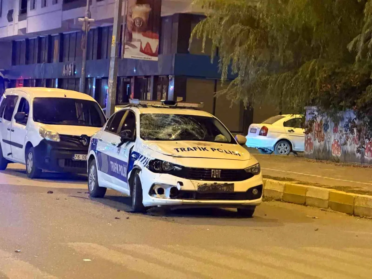 Iğdır'da Polis Aracıyla Motosiklet Çarpıştı: İki Yaralı
