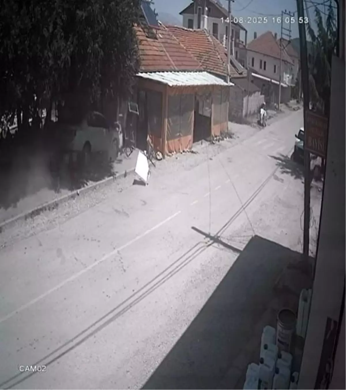 Isparta'da Otomobil Kıraathaneye Daldı: 1 Ölü, 1 Yaralı