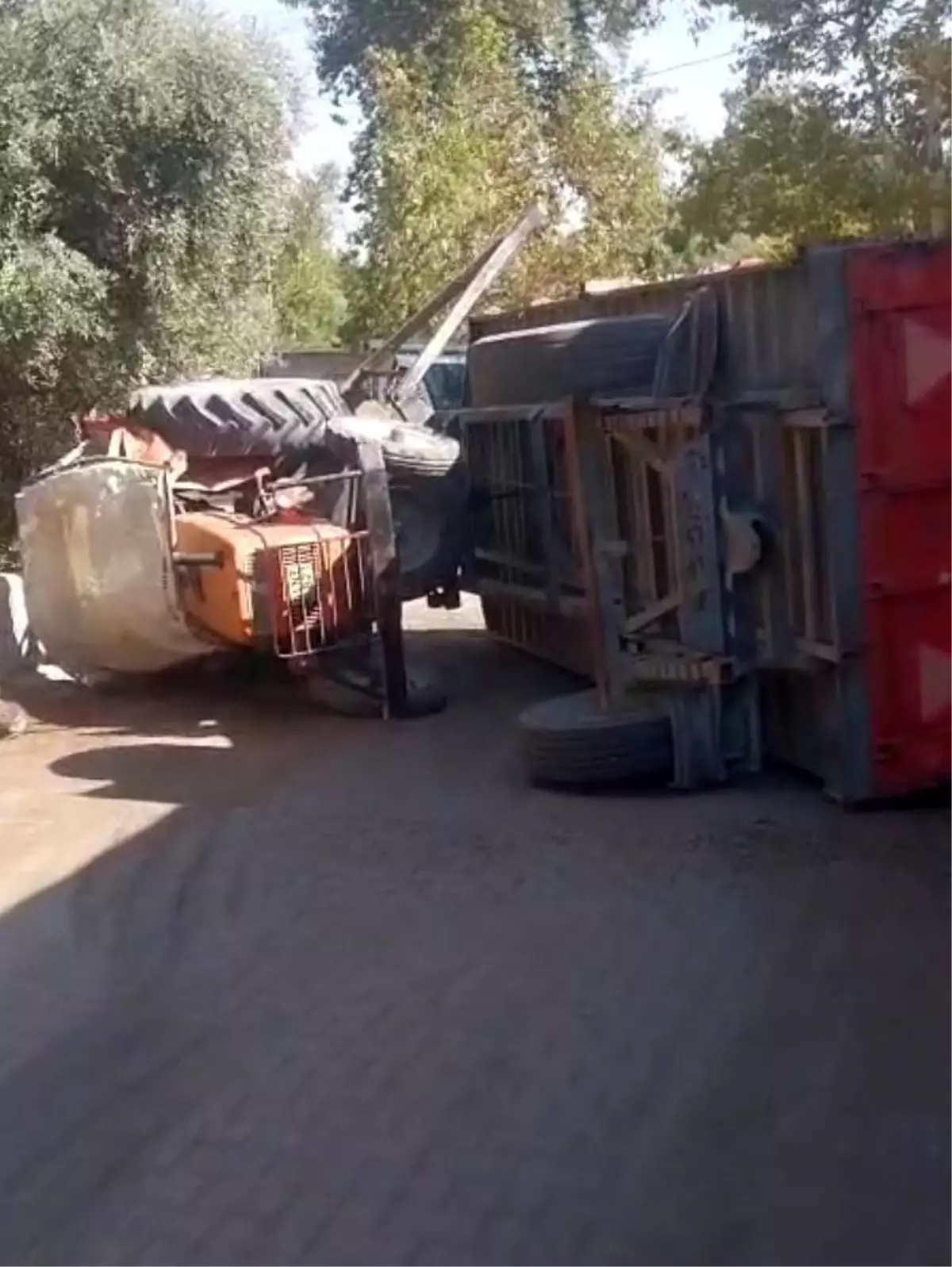 Kozan'da Traktör Devrildi: 1 Yaralı