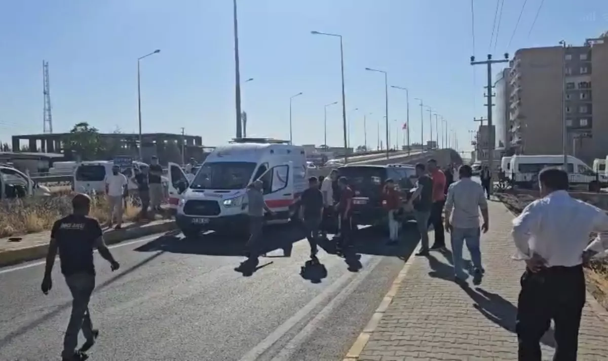 Mardin'de Motosiklet Kazası: İki Genç Ağır Yaralandı