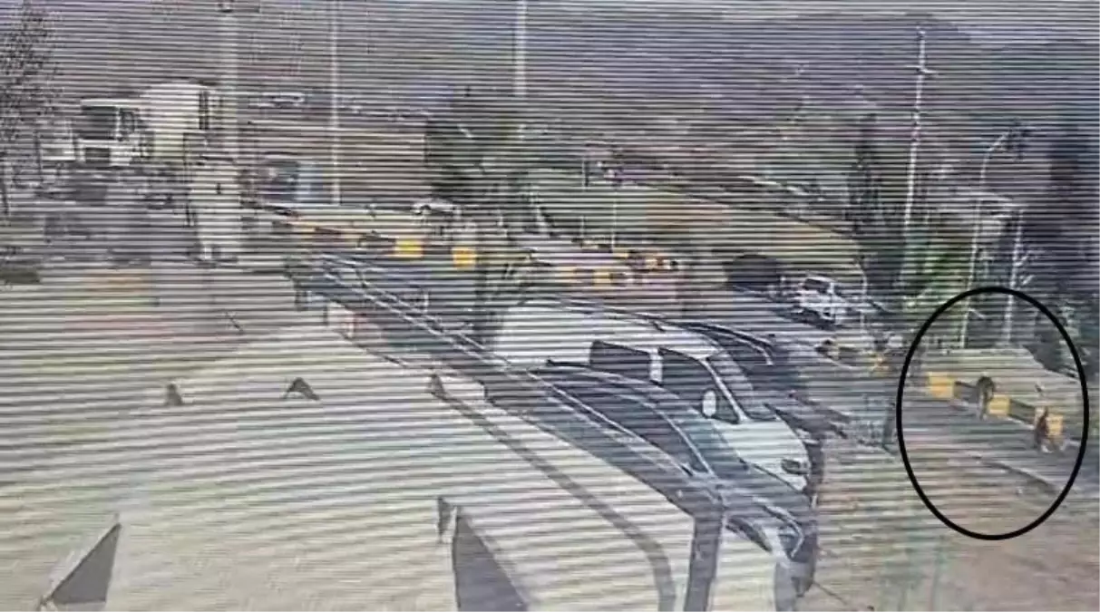 Hatay'da Motosiklet Kazası: Yaya ve Sürücüler Yaralandı