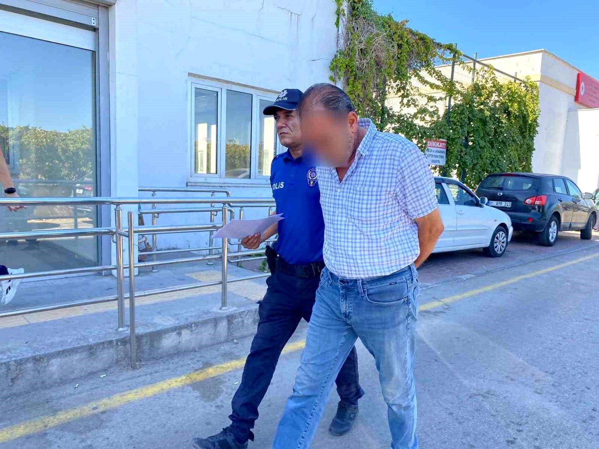 Adana'da Kazaya Sebep Olan Taksi Sürücüsü Tutuklandı