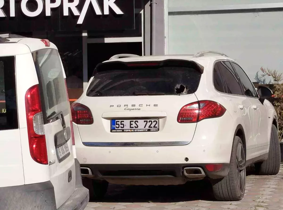 Çorum'da Park Halindeki Otomobil Kurşunlandı