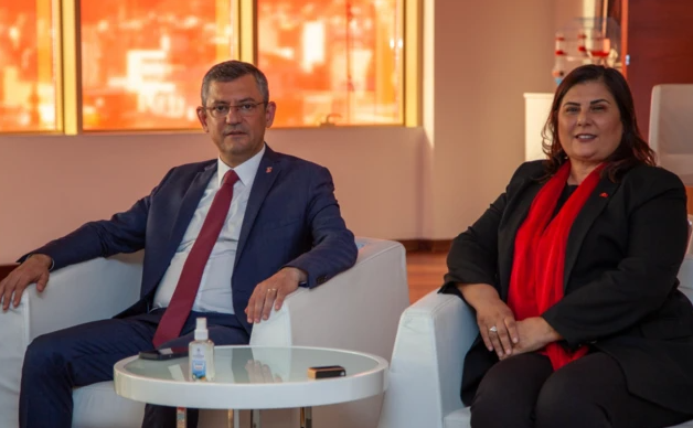 Özlem Çerçioğlu AK Parti'ye mi geçti? Özlem Çerçioğlu AK Parti'ye mi geçti?