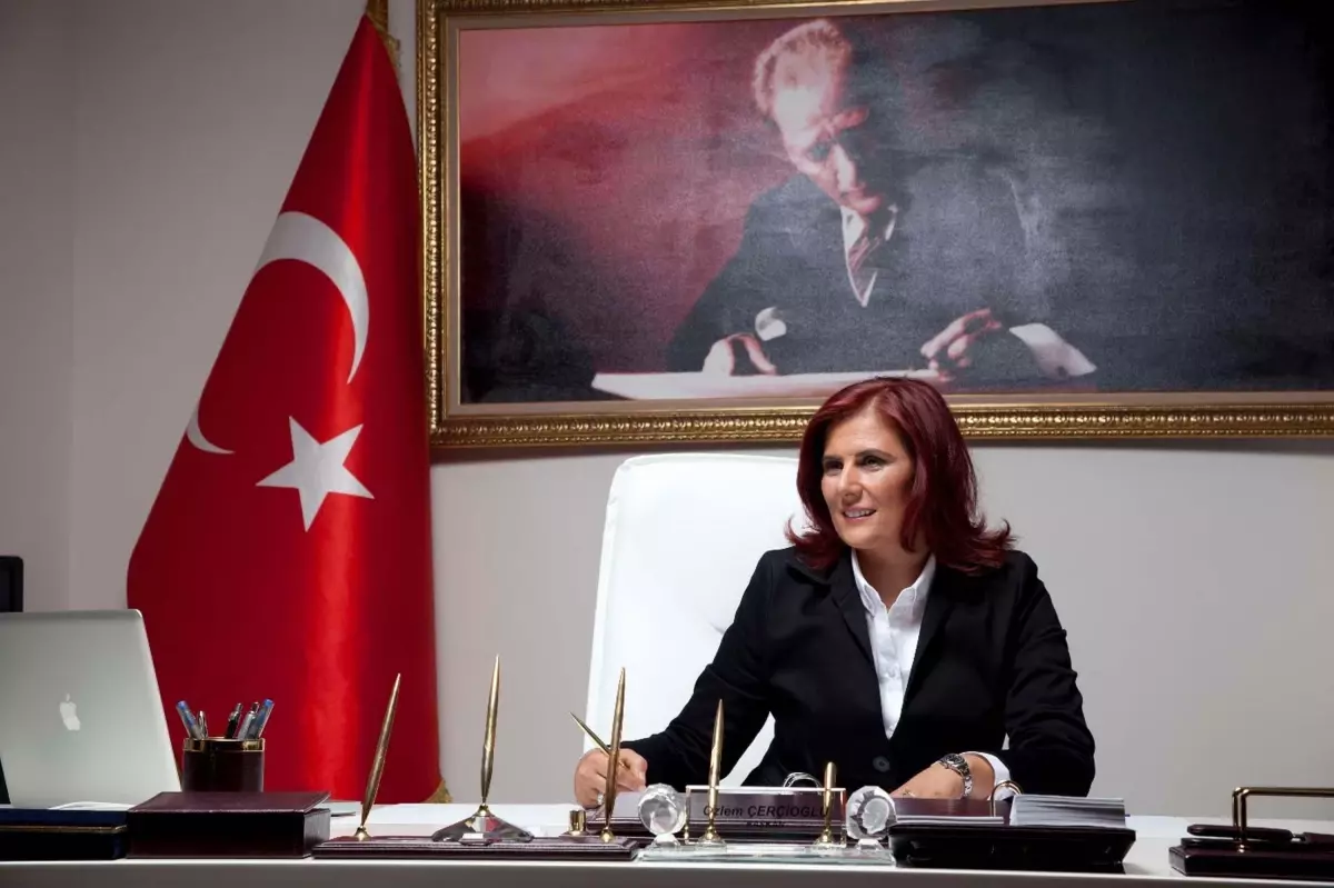 Aydın Büyükşehir Belediye Başkanı Özlem Çerçioğlu, CHP'den İstifa Etti