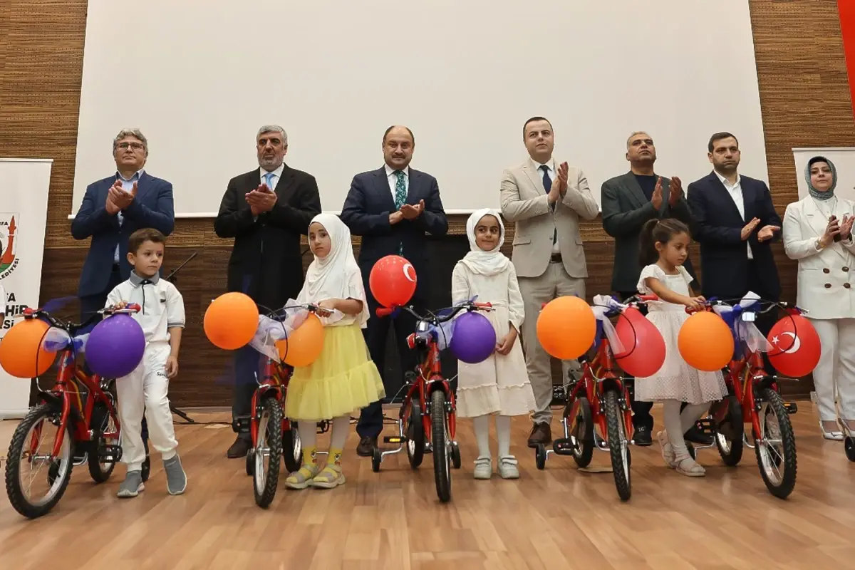 Şanlıurfa Büyükşehir Belediyesi 700 bisikletle Kur'an kursu öğrencilerine unutulmaz sevinç yaşattı