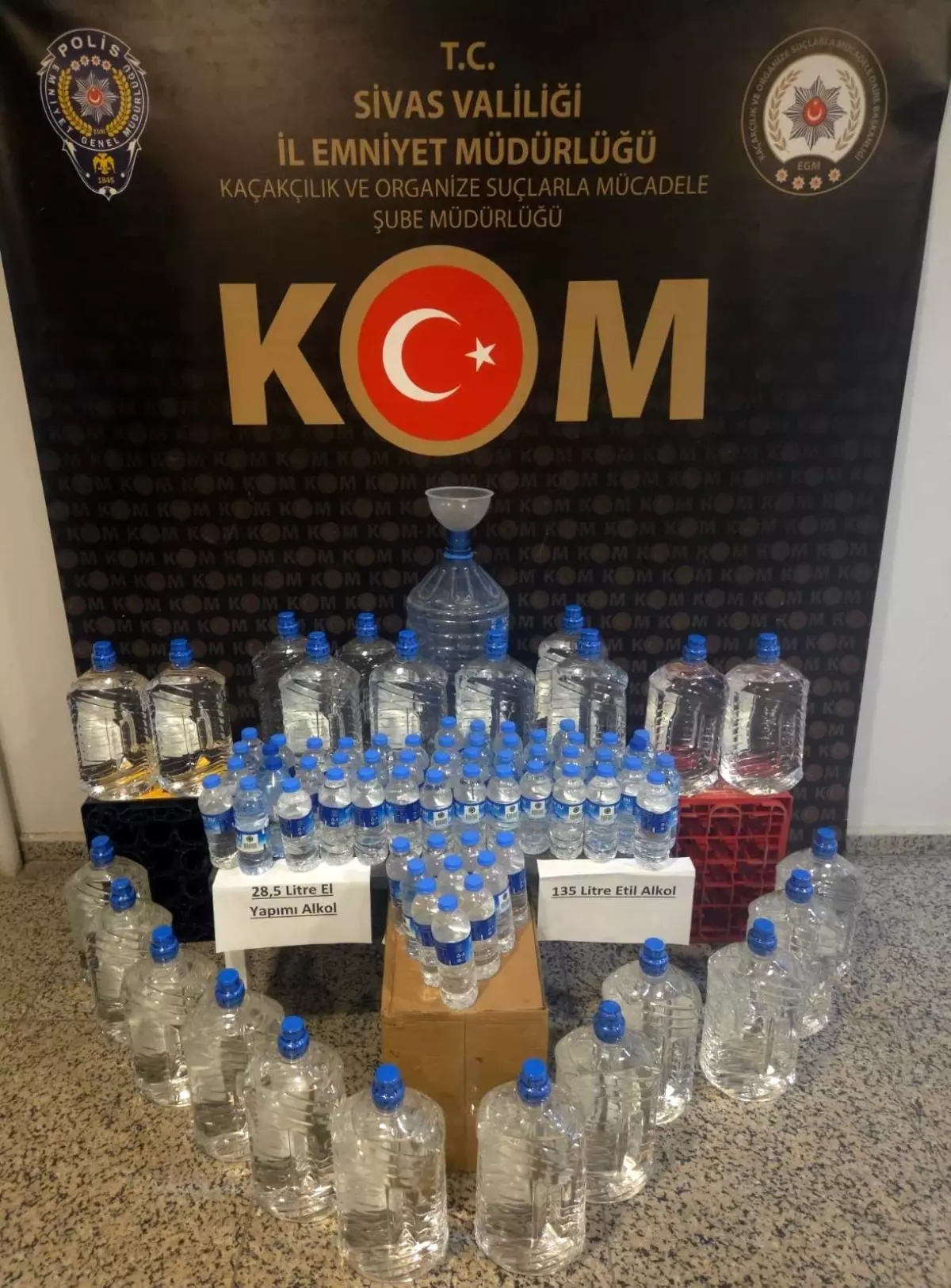 Sivas'ta Kaçak Alkol Operasyonu: 28.5 Litre Ele Geçirildi