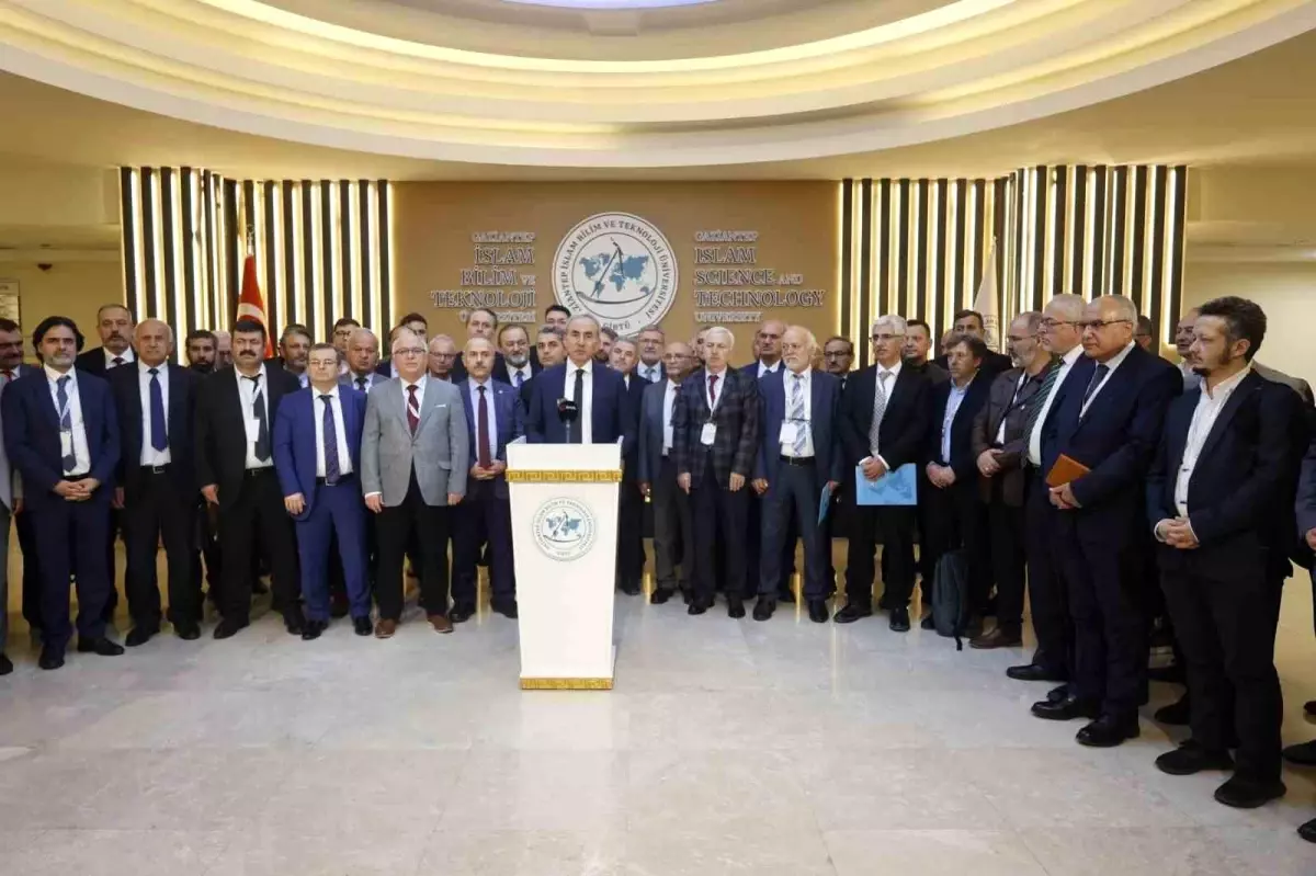 İlahiyat Dekanlar Konseyi'nden İsrail'in Gazze'ye Yönelik Politikasına Sert Kınama