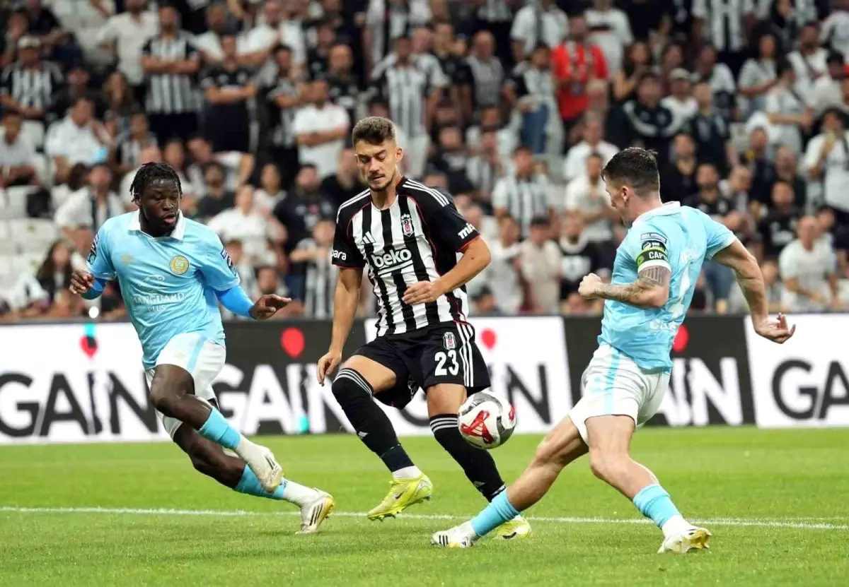 Beşiktaş, UEFA Konferans Ligi'nde Play-Off'a Yükseldi