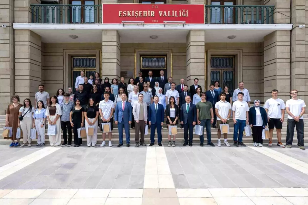 Eskişehir'de YKS'de İlk 500'e Giren Öğrenciler Ağırlanıyor