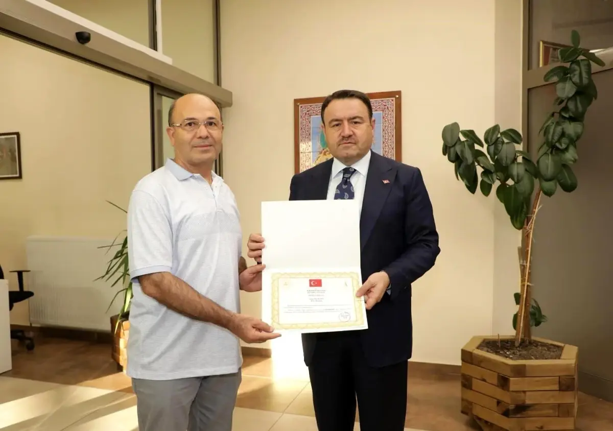 Polis Memuru Nuri Kaya Emekli Oldu