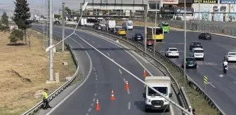 AKOM'un uyarısının ardından İstanbul'da direk devirdi, E-5 kapandı
