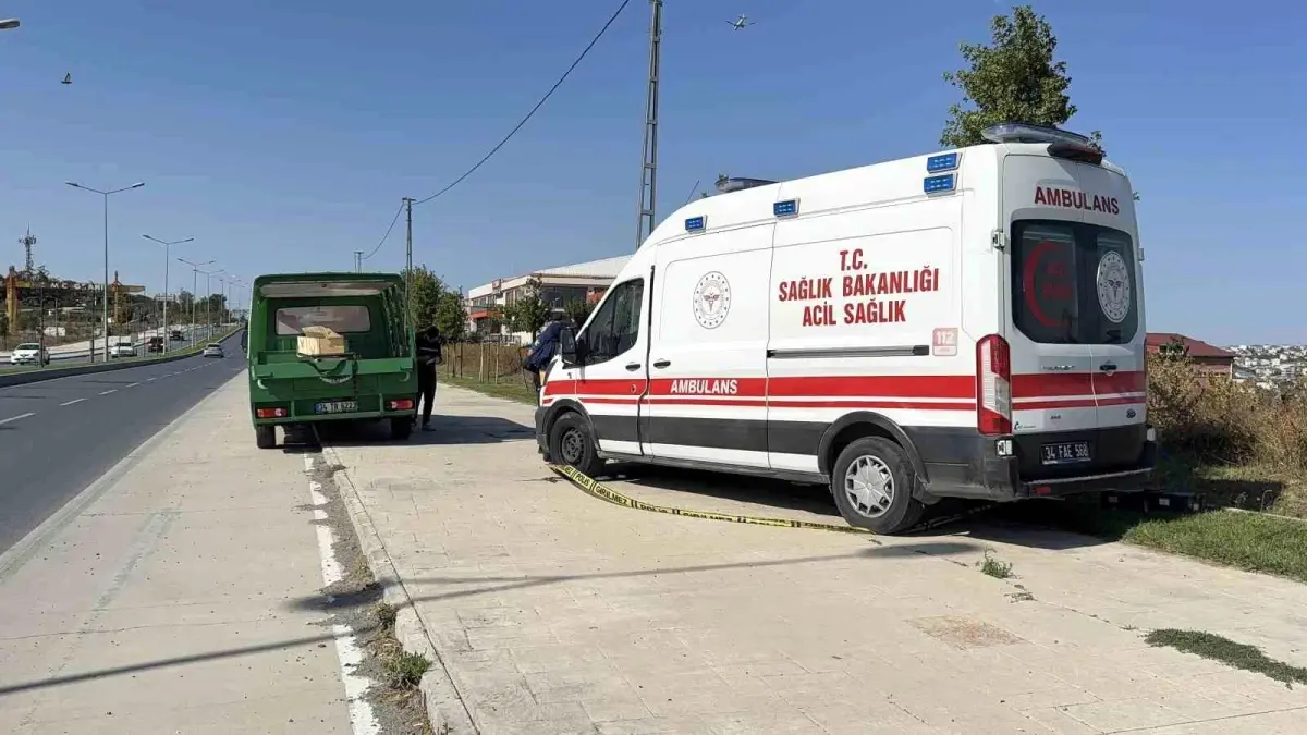 Arnavutköy'de Yol Kenarında Bir Kişinin Cansız Bedeni Bulundu