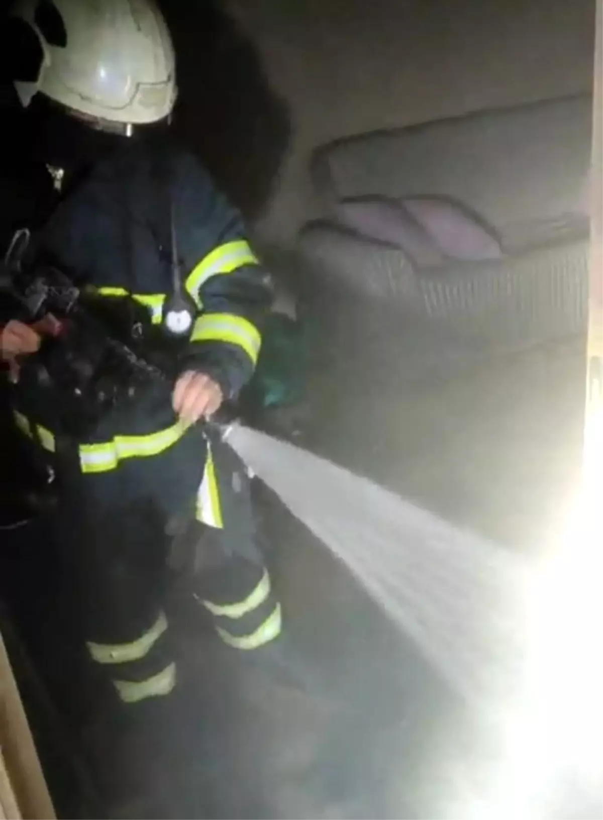 Batman'da Evde Yangın: 1 Kişi Dumandan Etkilendi