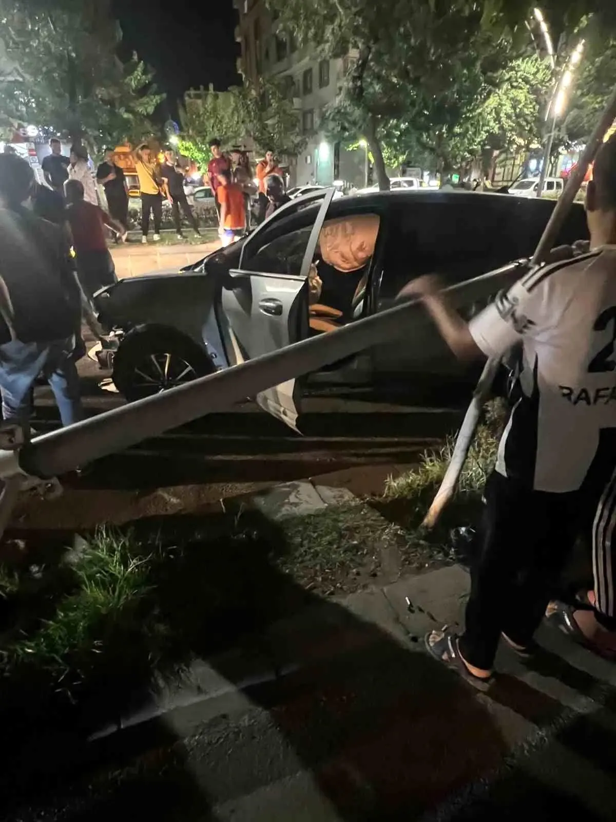 Batman'da Trafik Kazası: Sürücü Hafif Yaralandı