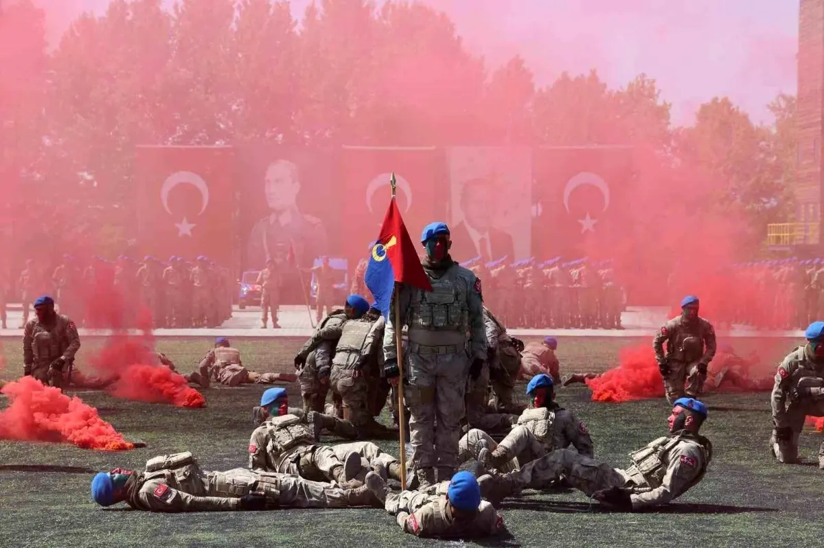 Karabük'te 1.619 Uzman Erbaş Mezuniyet Coşkusu Yaşadı